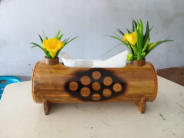 Elegant bamboo tissue case with floral pattern
